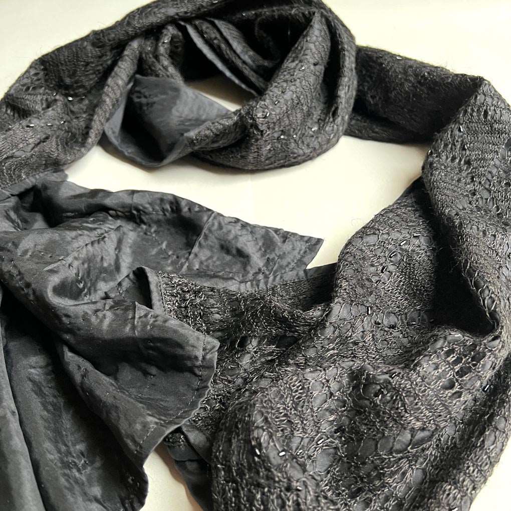Baldoti Nettle Silk Lined Gossamer Scarf | Black
