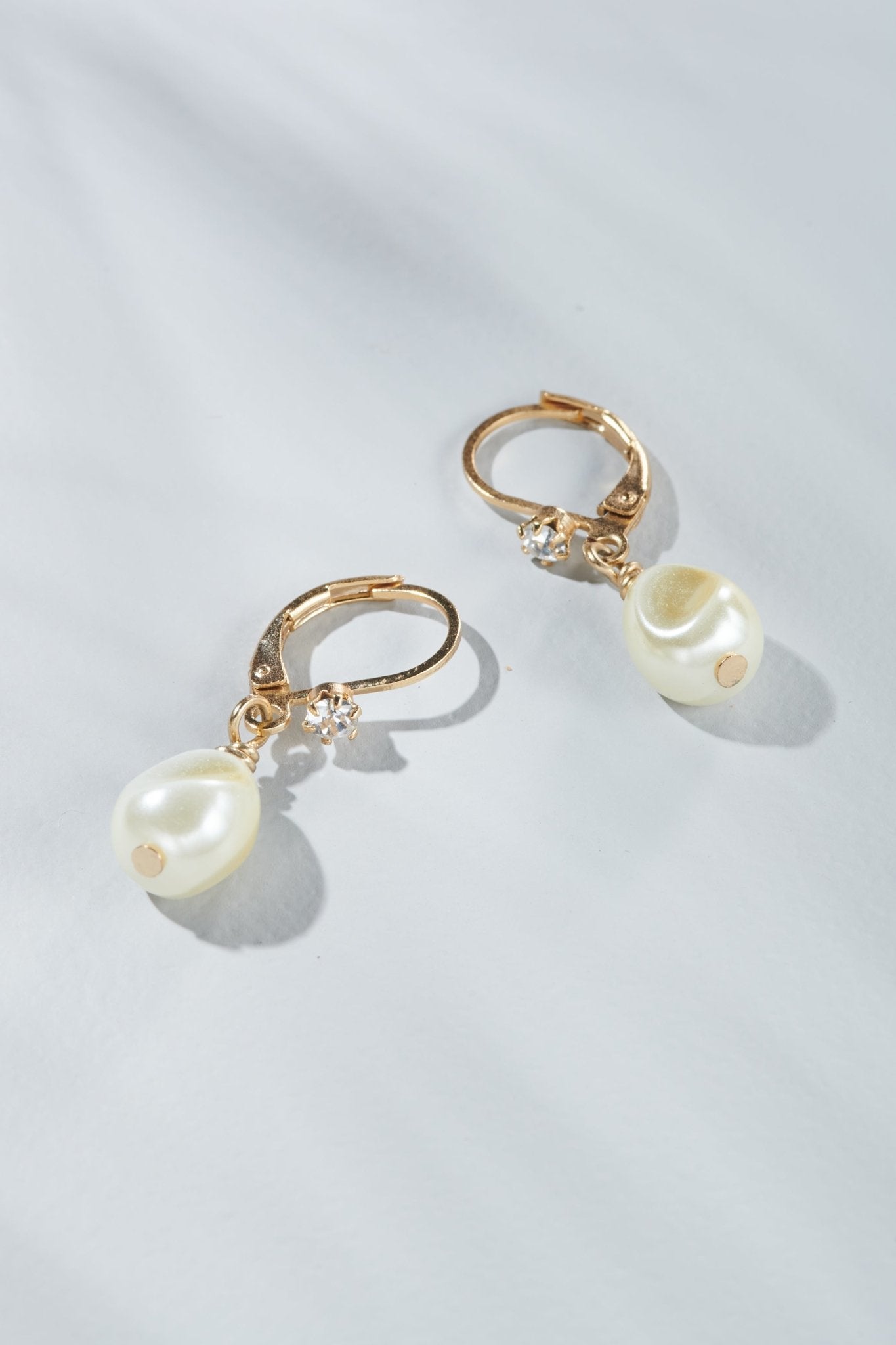 1" Petite Baroque Pearl Earring