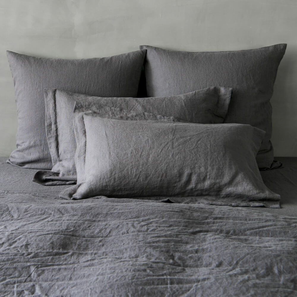 Flanged Linen Pillowcases (set of 2) Lead Gray
