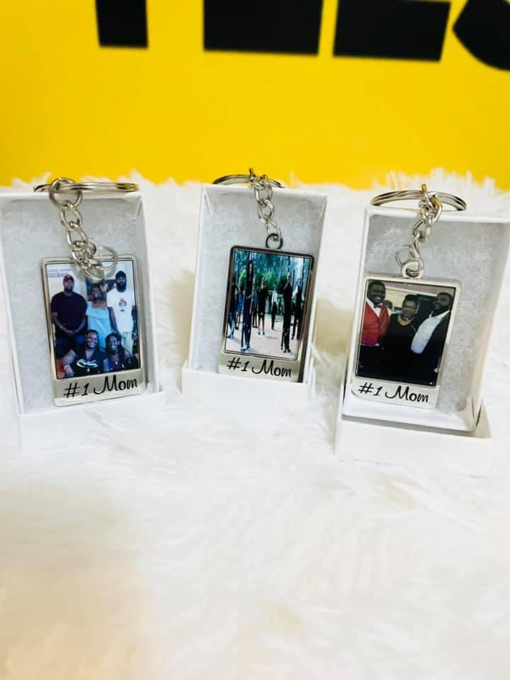 #1 Mom Square Keychains
