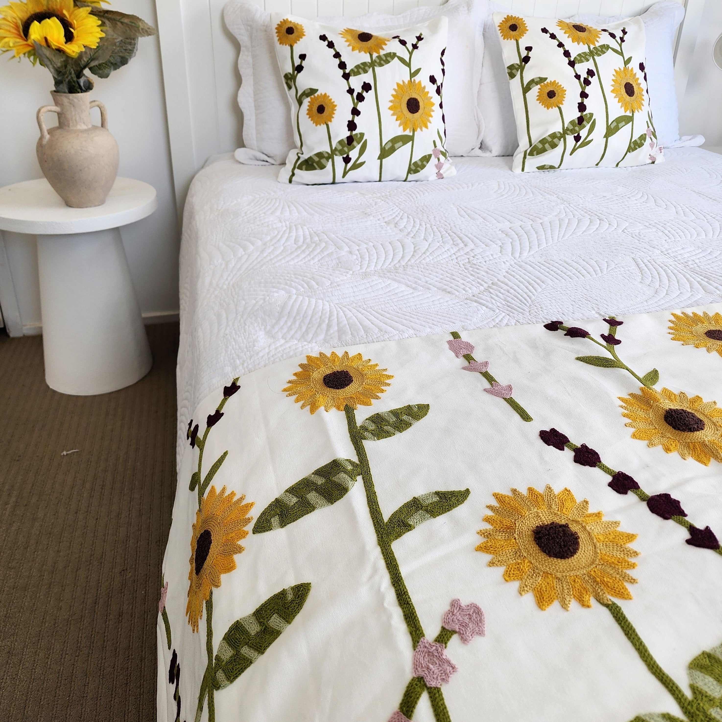 Embroidered Bed Runner Set