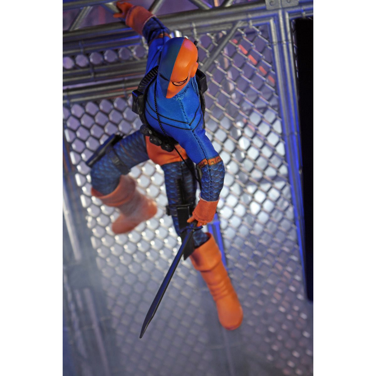 INSTOCK DC Heroes Deathstroke Mego 8-Inch Action Figure - Previews Exclusive