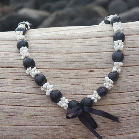 Kukui Nut Lei / White shells alternating